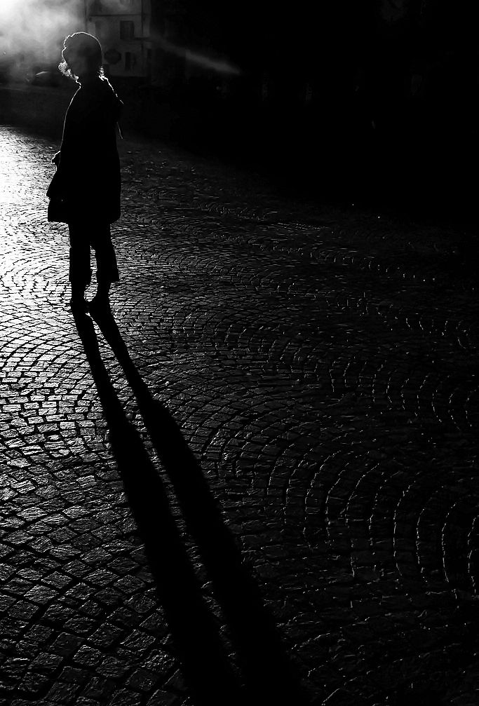 Photographie en noir et blanc réalisée par frédéric vivet web designer et photographe .Thème: paris la nuit pour yourwebdesign.fr à paris 